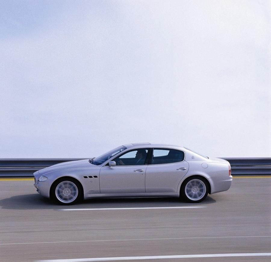  Maserati Quattroporte Sport GT 2009 года  (фото 22 из 27)